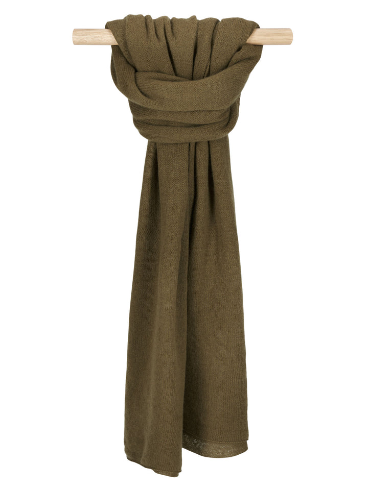 Airy cashmere scarf "Flow". Color: Hunter - Dark green. 100% cashmere from kashmina.