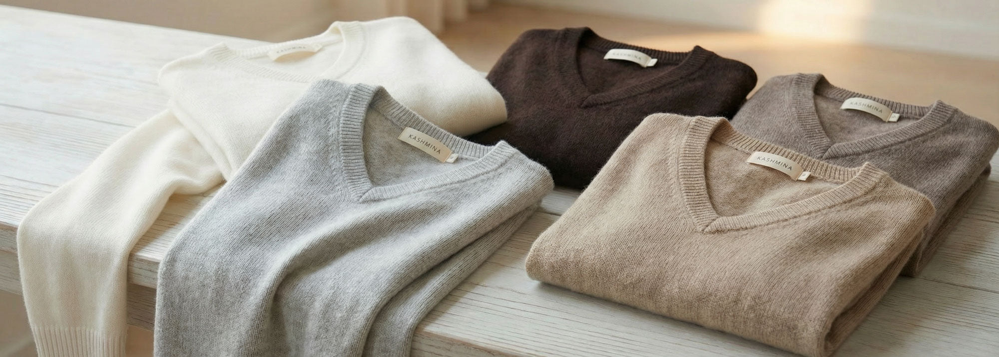 Women / sweaters / V-necks