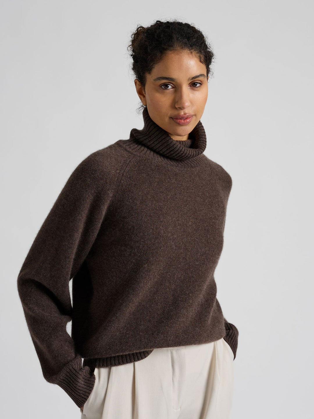 Cashmere sweater "Milano" - Dark brown - 100% pure Cashmere - Scandinavian design - Kashmina of Norway