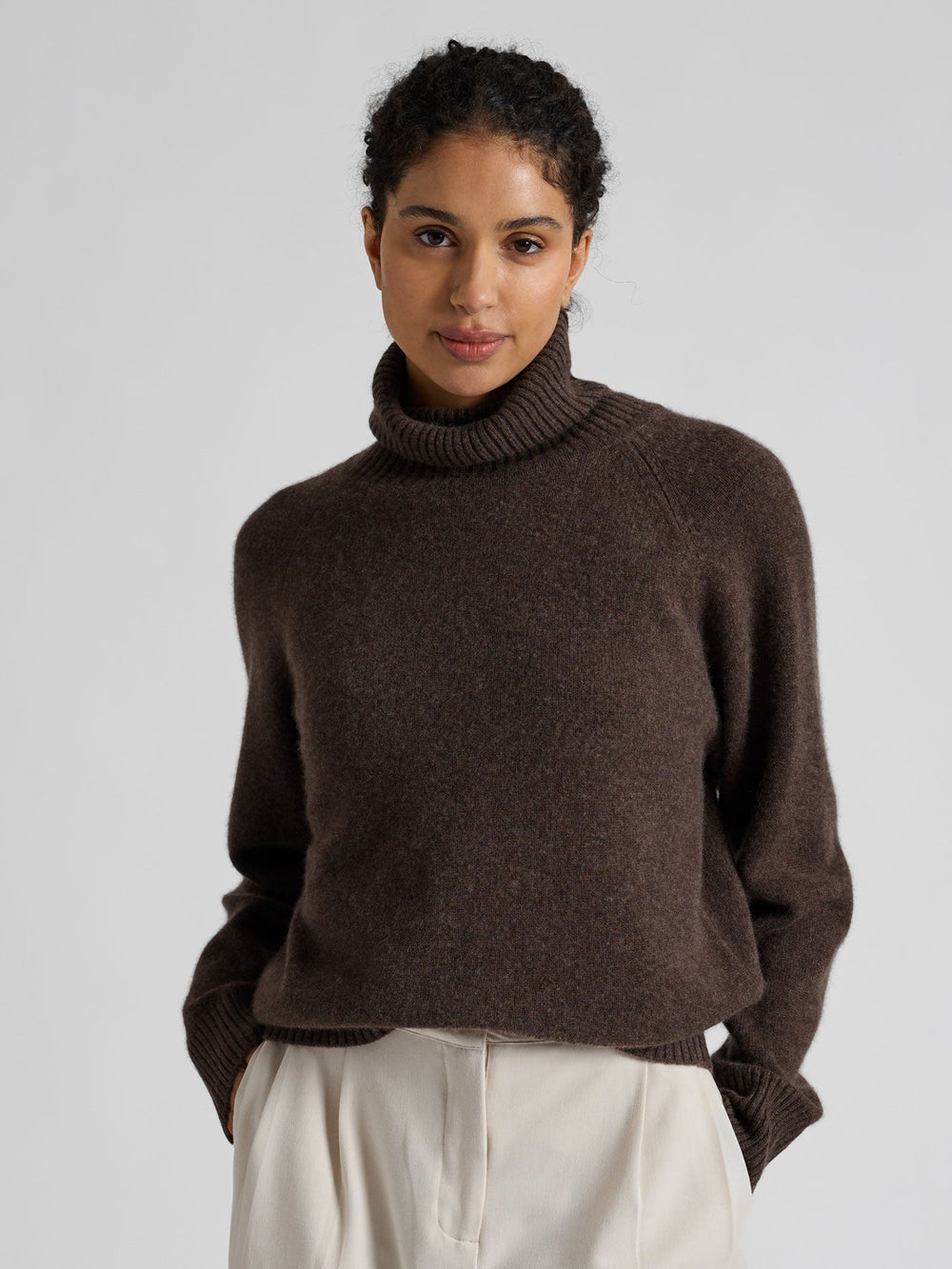 Cashmere sweater "Milano" - Dark brown - 100% pure Cashmere - Scandinavian design - Kashmina of Norway