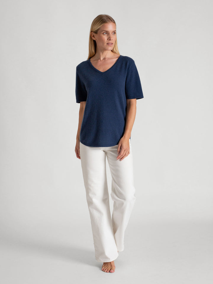 Cashmere T-shirt "Iben" 100% cashmere from Kashmina. Mountain Blue.