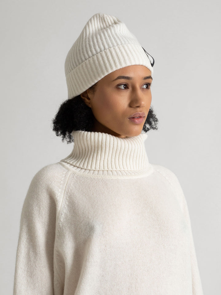 Cashmere cap "Elli", 100% pure cashmere, color: White, knitted, non itching, soft, beanie, cap, Scandinavian design by Kashmina