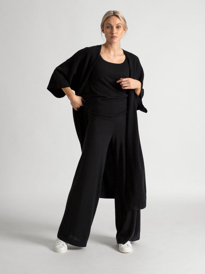 Cashmare cardigan "Kaftan" 100 % cashmere . Norwegian design from Kashmina. Color: black