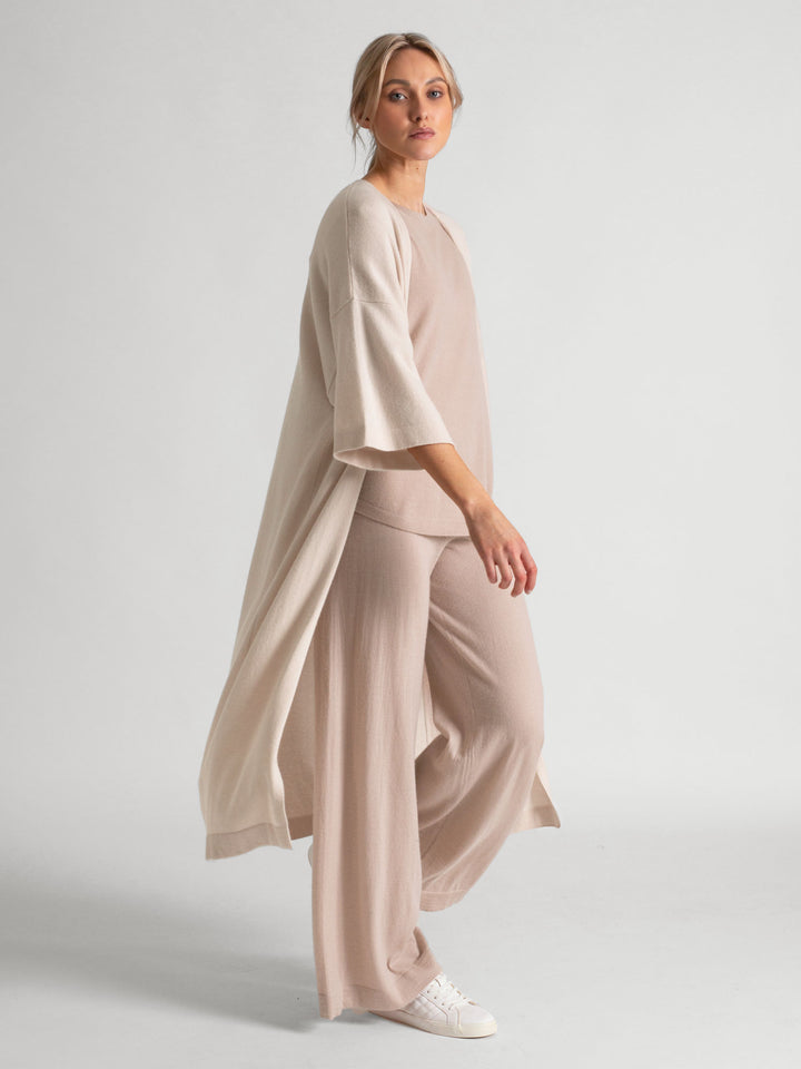 Cashmare cardigan "Kaftan" 100 % cashmere . Norwegian design from Kashmina. Color: pearl