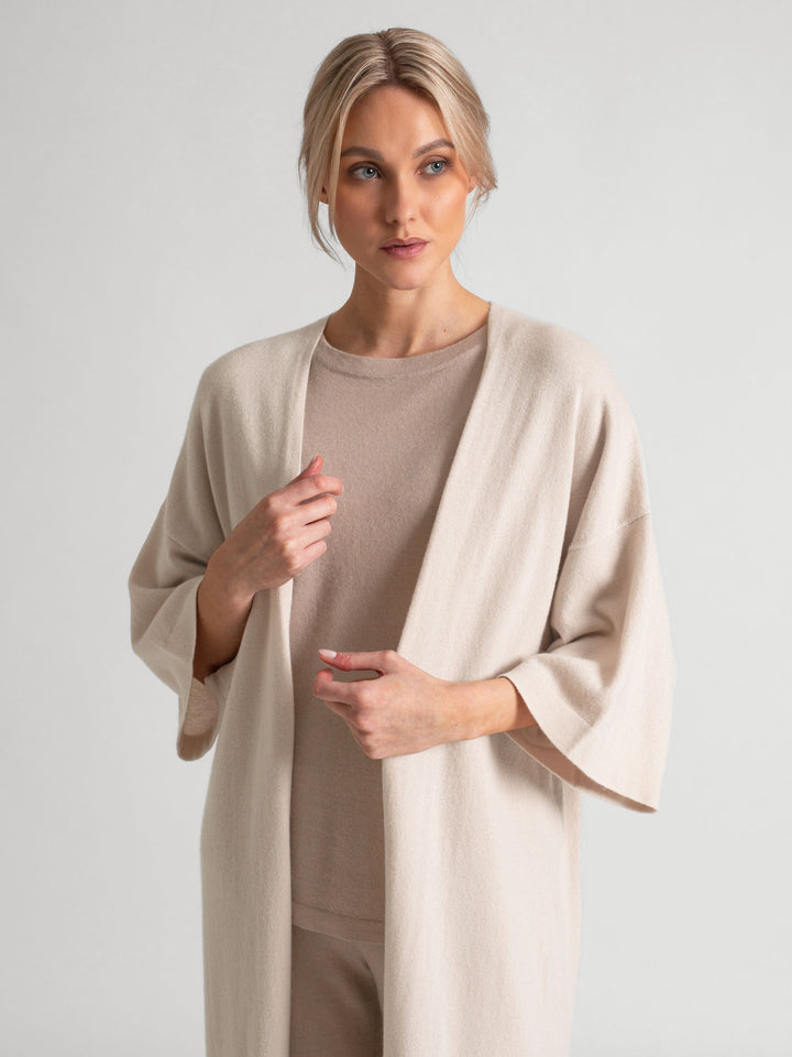 Cashmare cardigan "Kaftan" 100 % cashmere . Norwegian design from Kashmina. Color: pearl