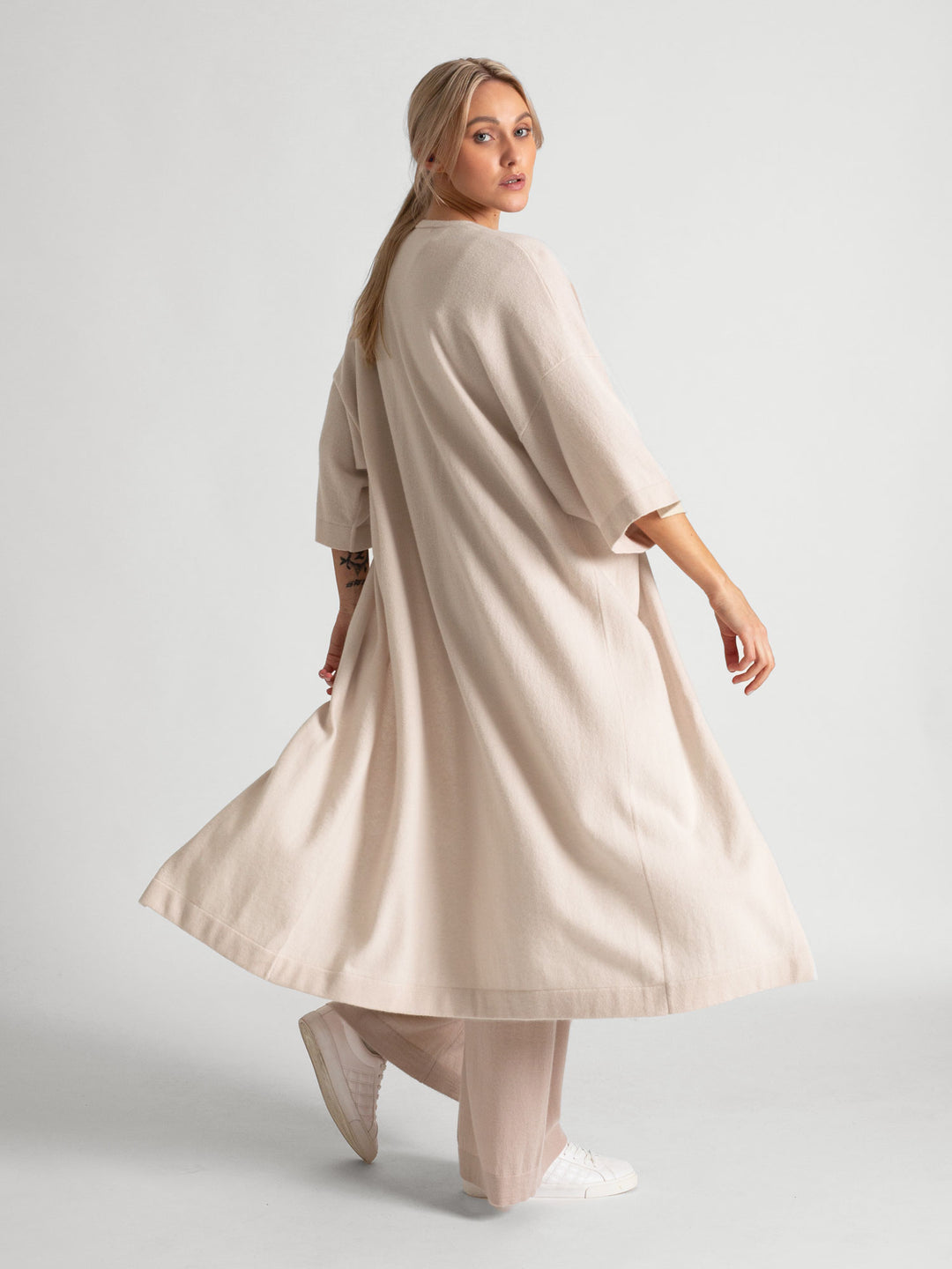 Cashmare cardigan "Kaftan" 100 % cashmere . Norwegian design from Kashmina. Color: pearl