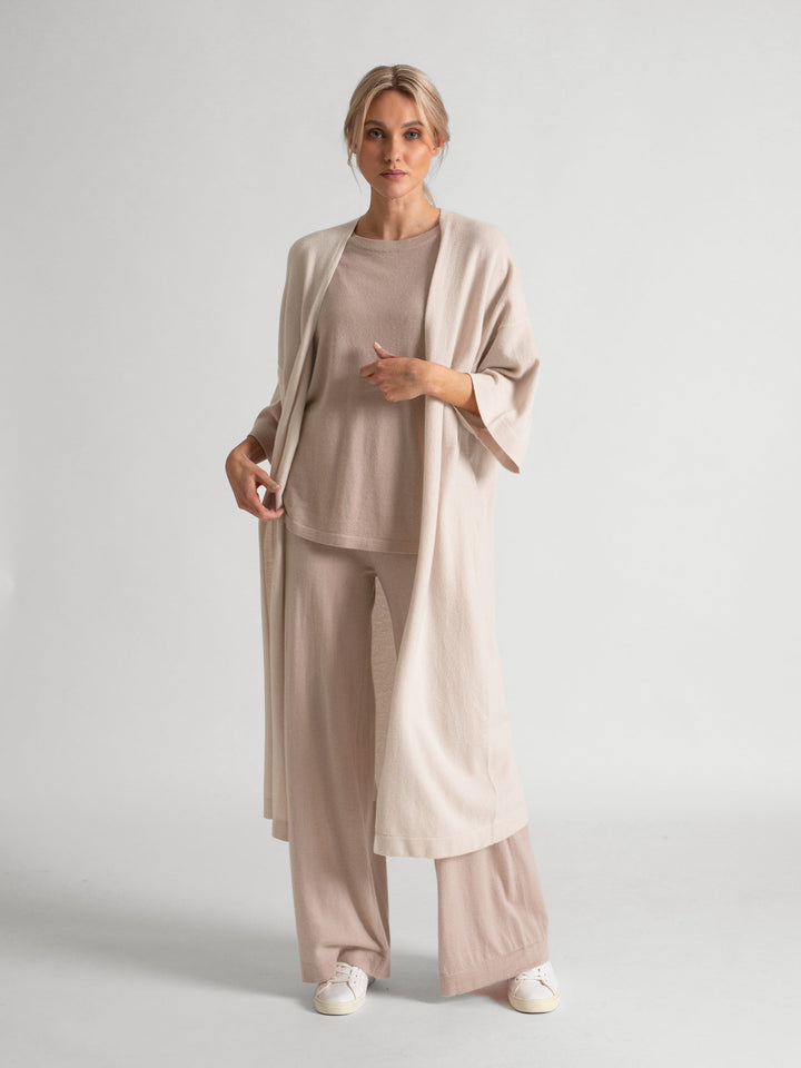 Cashmare cardigan "Kaftan" 100 % cashmere . Norwegian design from Kashmina. Color: pearl