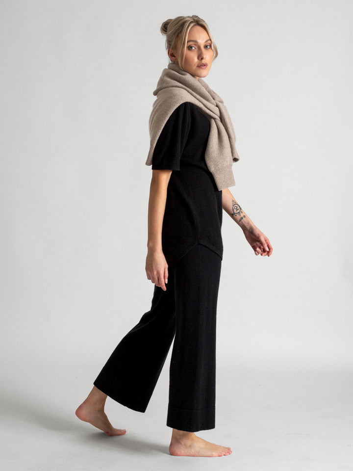 Cashmere pants "Engla" in 100% pure cashmere. Color: Black. Scandinavian design by Kashmina.