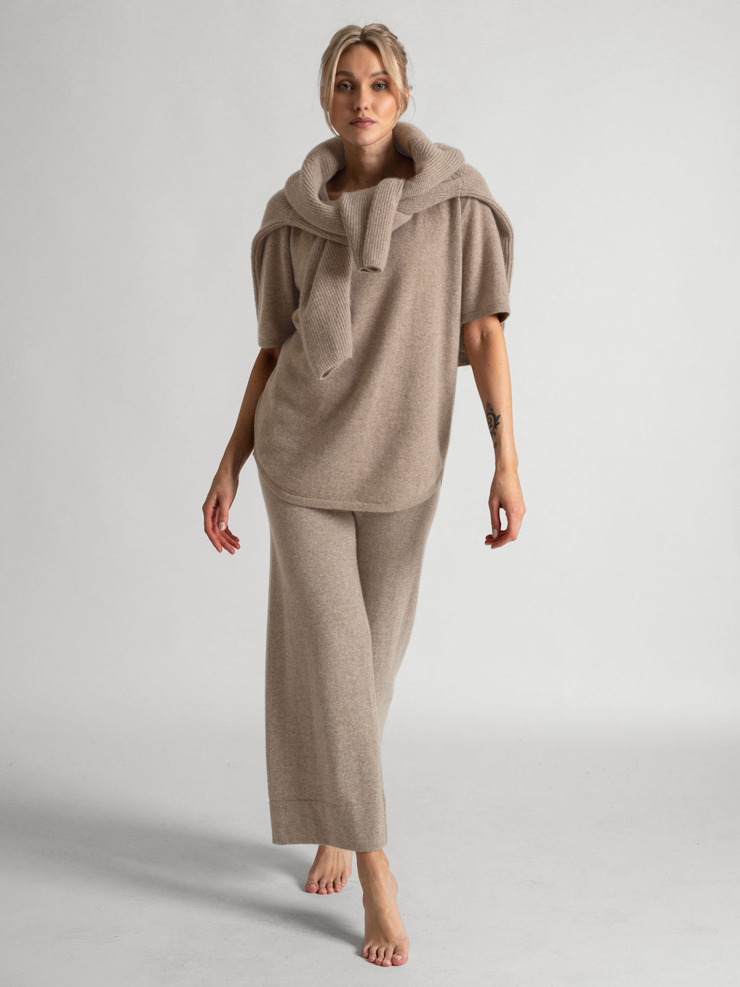 Cashmere pants "Engla" in 100% pure cashmere. Color: Toast. Scandinavian design by Kashmina.