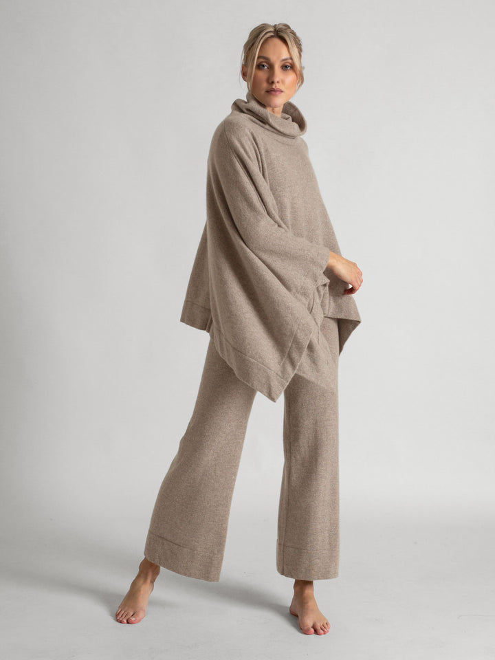 Cashmere pants "Engla" in 100% pure cashmere. Color: Toast. Scandinavian design by Kashmina.