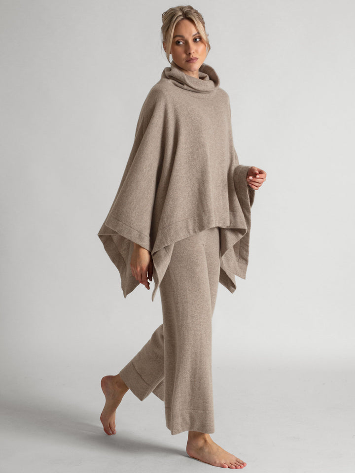 Cashmere pants "Engla" in 100% pure cashmere. Color: Toast. Scandinavian design by Kashmina.