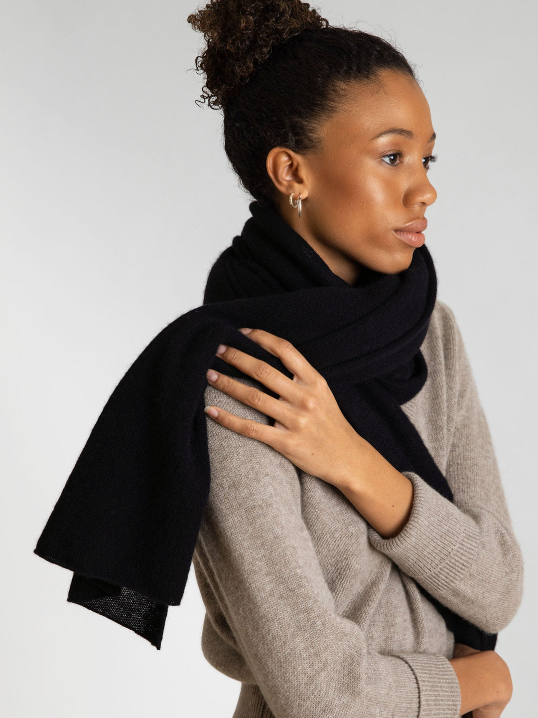 Airy cashmere scarf "Flow" - black - 100% pure Cashmere - Scandinavian design - Kashmina of Norway
