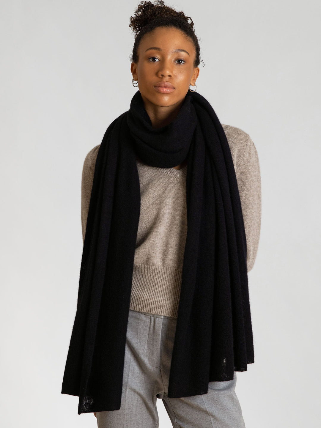 Airy cashmere scarf "Flow" - black - 100% pure Cashmere - Scandinavian design - Kashmina of Norway