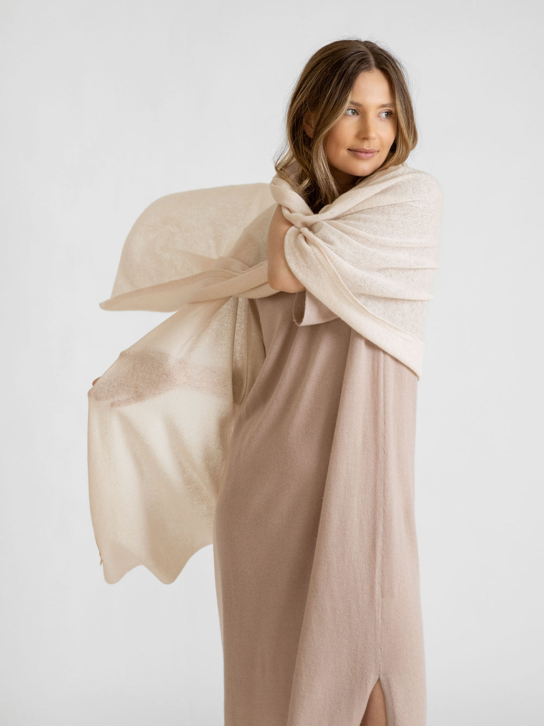 Airy cashmere scarf "Flow" 100% cashmere from kashmina.