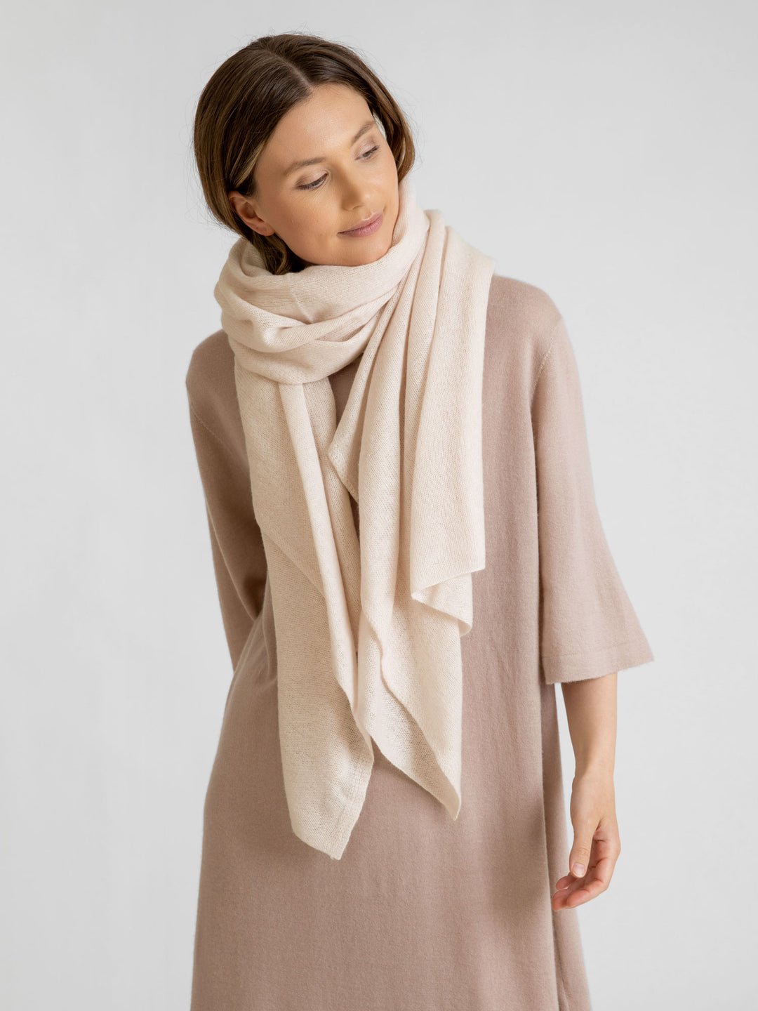 Airy cashmere scarf "Flow" 100% cashmere from kashmina.
