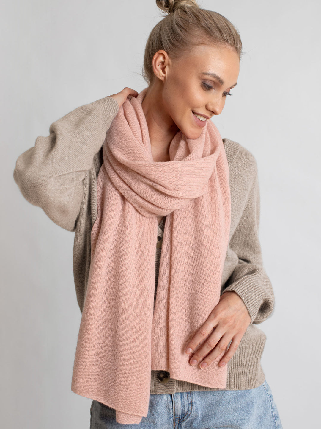 Airy cashmere scarf "Flow" - rose glow