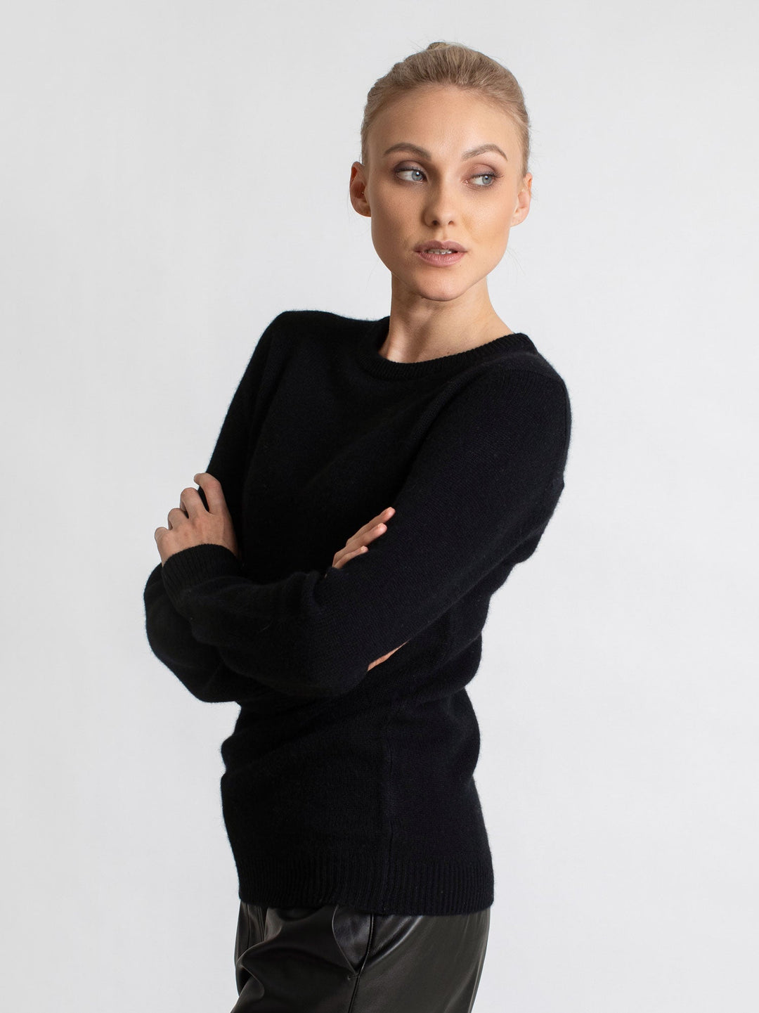 Cashmere sweater "Saga" - black - 100% pure Cashmere - Scandinavian design - Kashmina of Norway