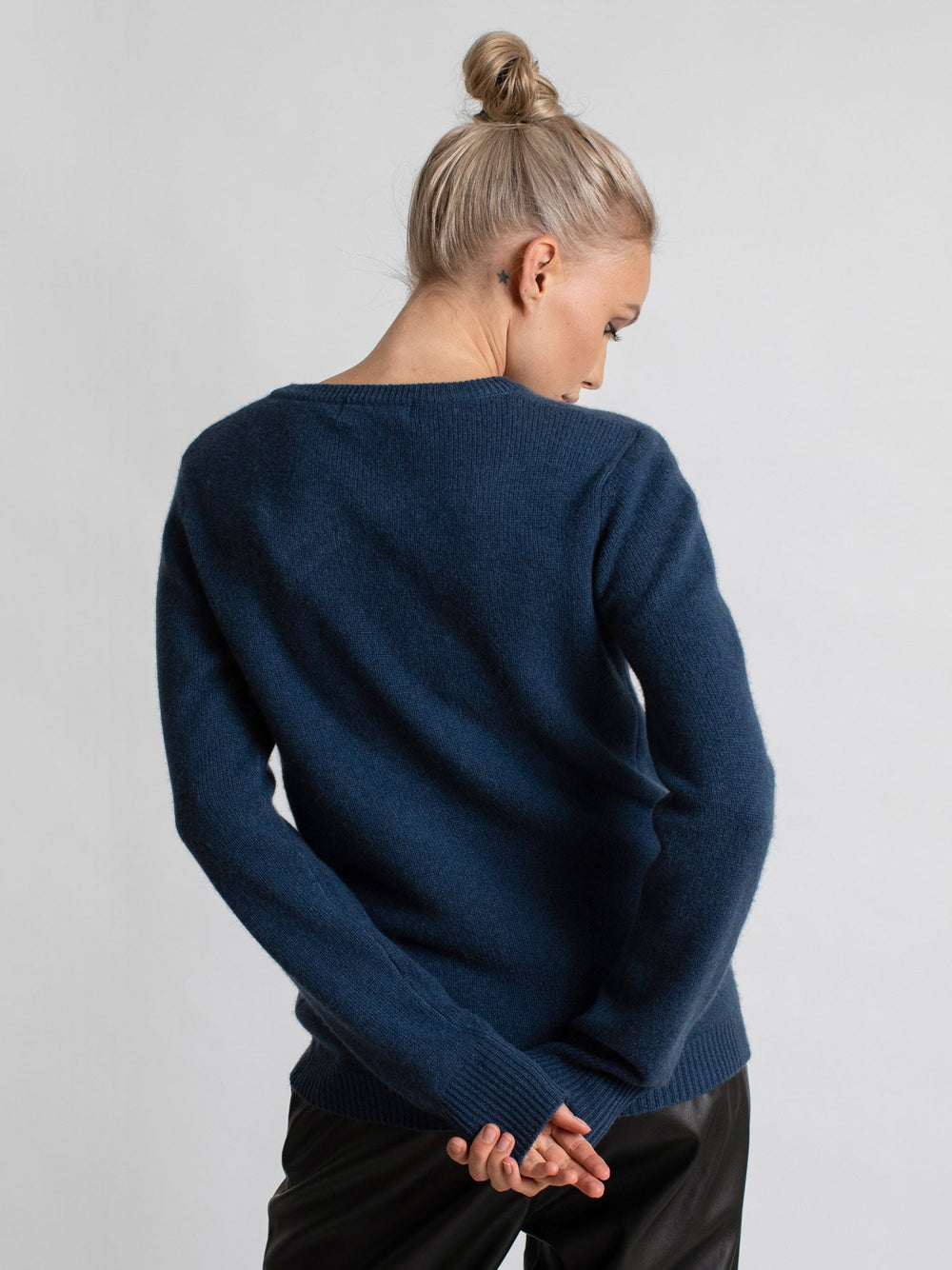 Cashmere sweater "Saga" - mountain blue - 100% pure Cashmere - Scandinavian design - Kashmina of Norway