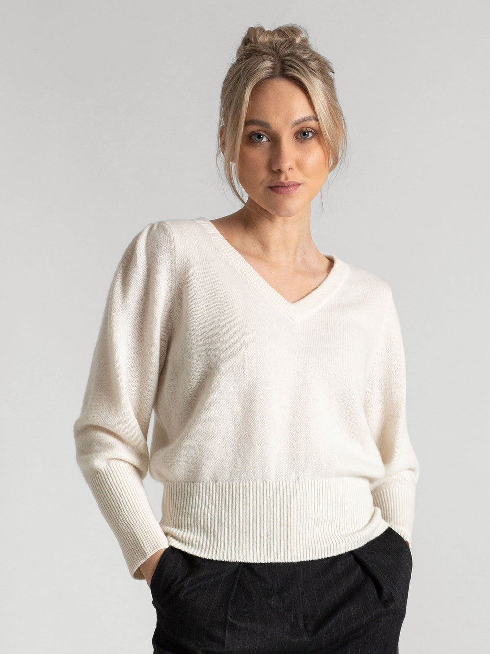 Cashmere sweater "Swan" - white - 100% pure Cashmere - Scandinavian design - Kashmina of Norway