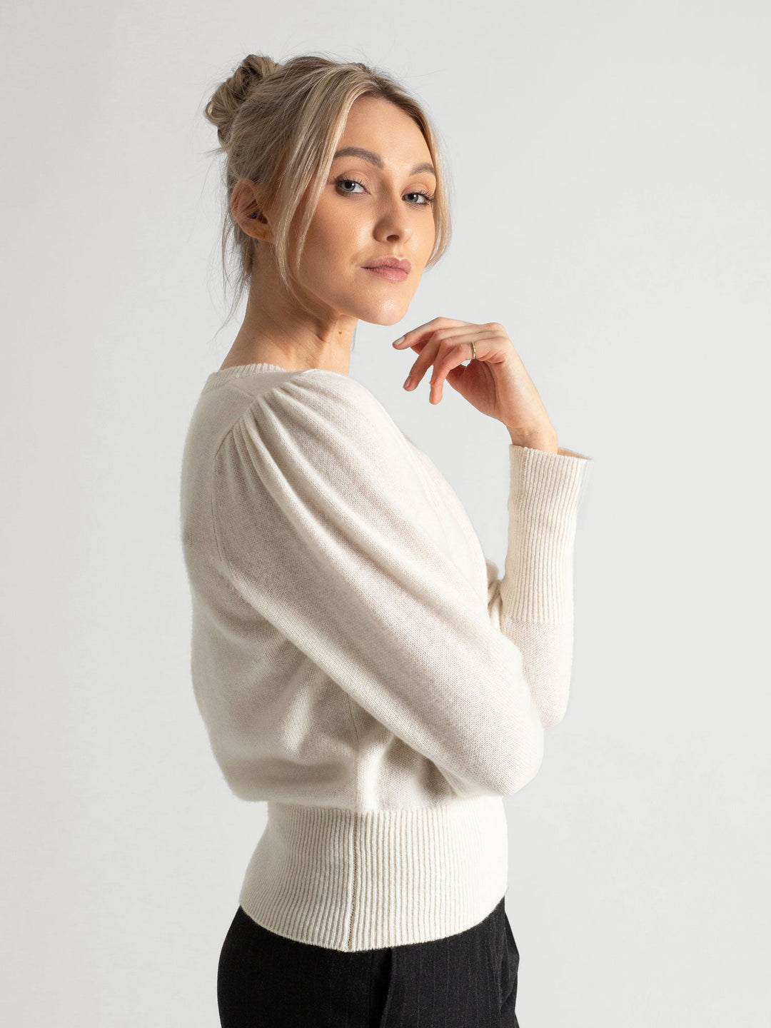 Cashmere sweater "Swan" - white - 100% pure Cashmere - Scandinavian design - Kashmina of Norway