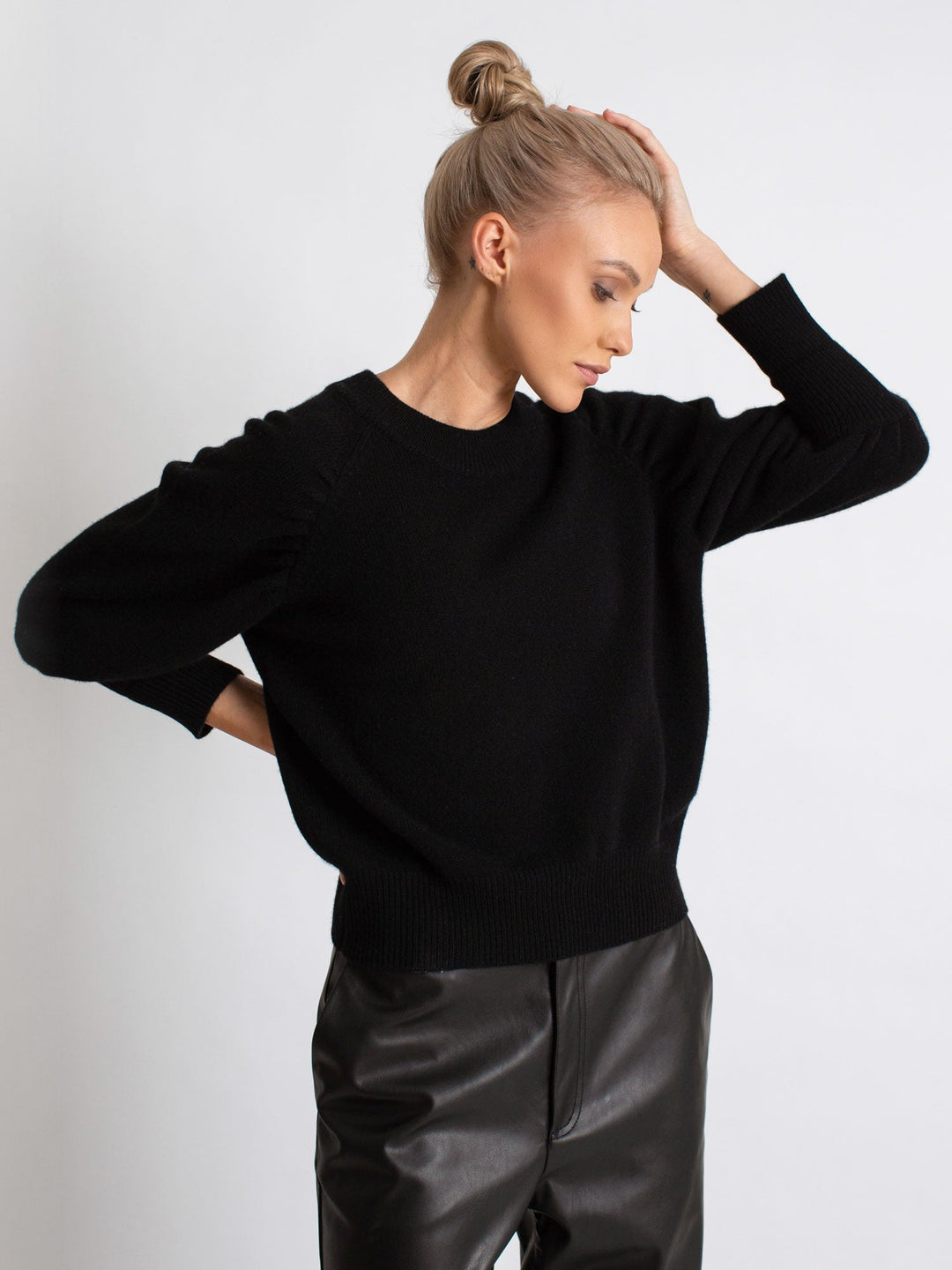 Cashmere sweater "Aurora" - black - 100% pure Cashmere - Scandinavian design - Kashmina of Norway