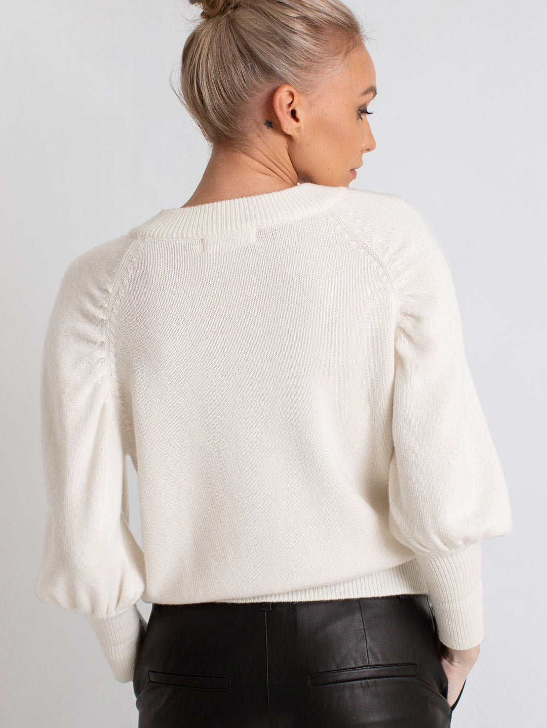 Cashmere sweater "Aurora" - white - 100% pure Cashmere - Scandinavian design - Kashmina of Norway