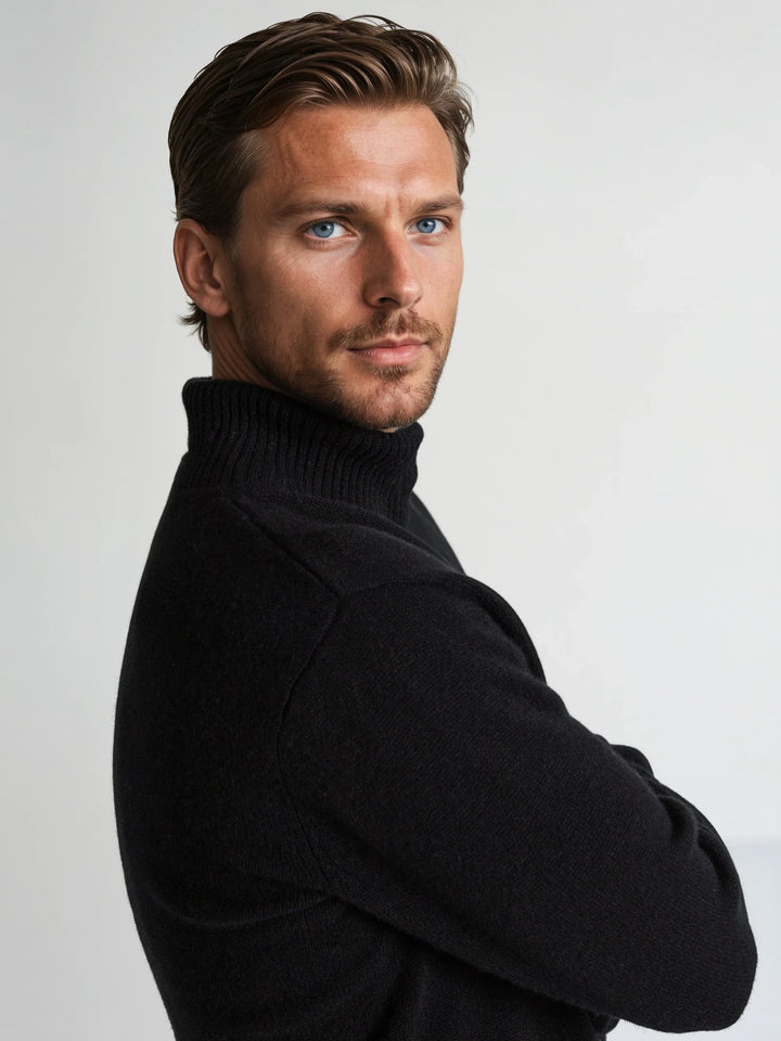 Turtle neck cashmere sweater in 100% pure cashmere. Scandinavian design by Kashmina. Color: Black