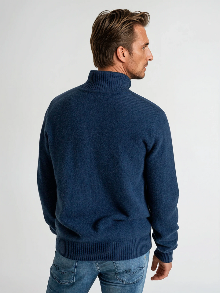Turtle neck cashmere sweater. 100% cashmere. Scandinavian design. Color: Mountain blue.