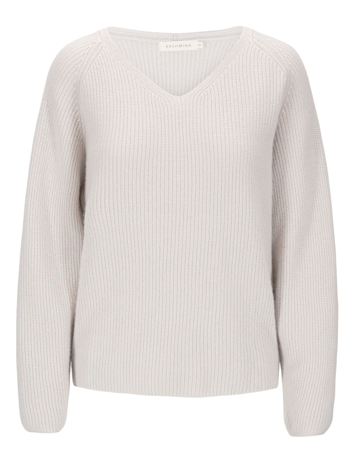 Rib knitted V-neck cashmere sweater in color: Cold Creme. 100% cashmere, Scandinavian design by Kashmina.