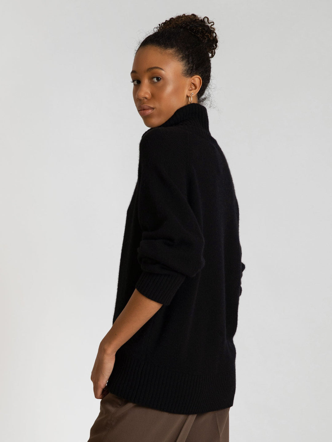 Cashmere sweater "Milano" - black - 100% pure Cashmere - Scandinavian design - Kashmina of Norway