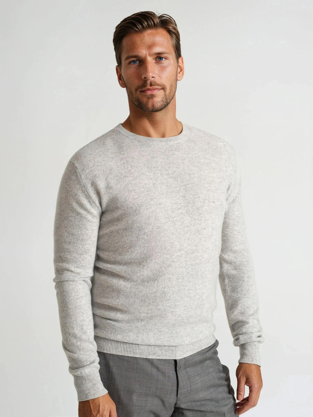Cashmere sweater men "O-neck" - light grey Kashmina of Norway Cashmere sweater men "O-neck" - light grey Kashmina of Norway