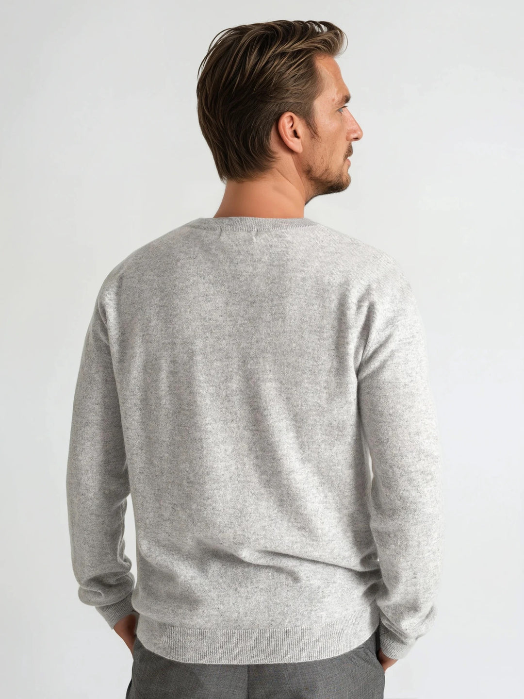 Mens cashmere sweater, v-neck, 100% pure cashmere, soft, warm, Kashmina, world wide shipping.