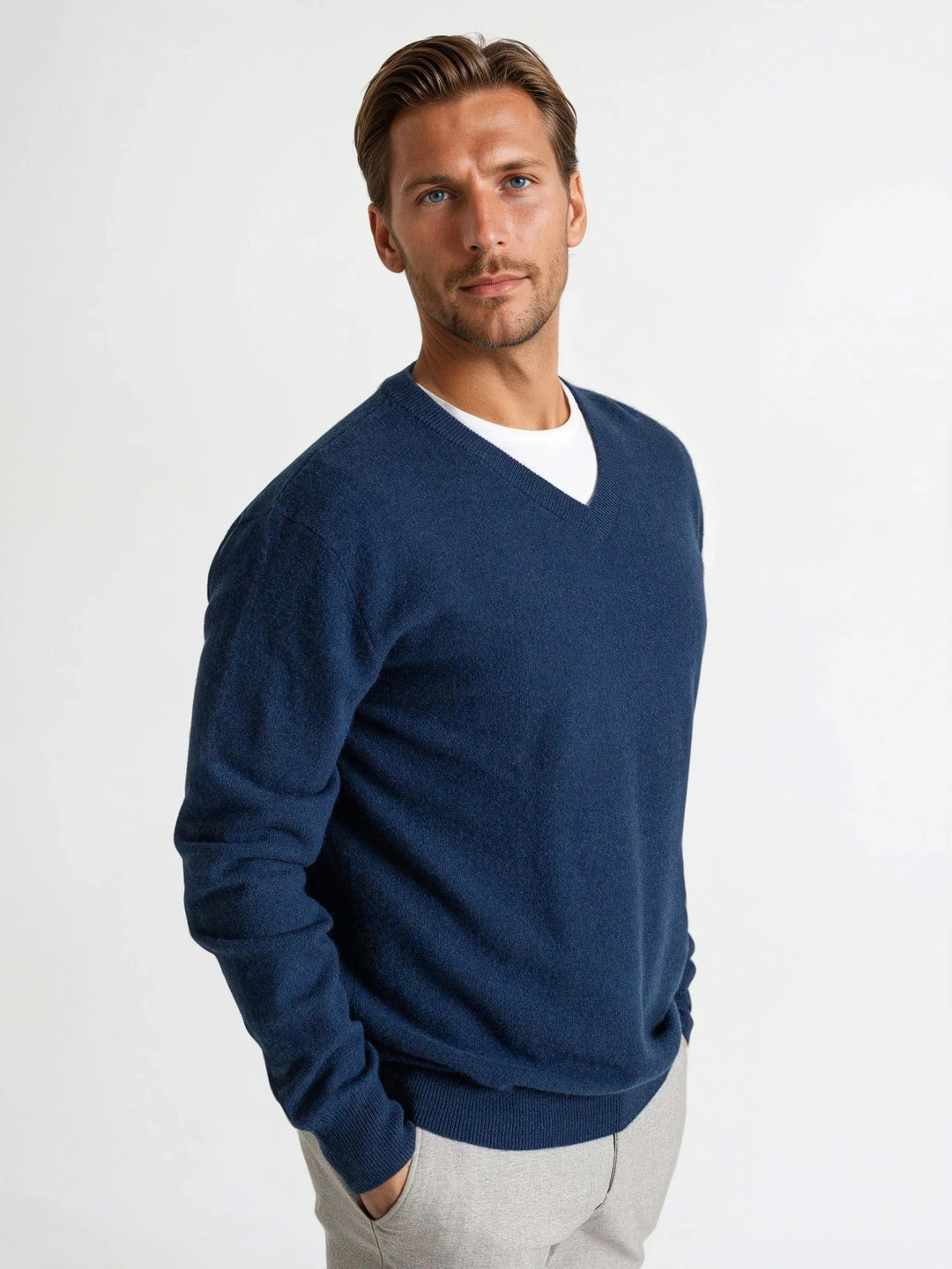 cashmere sweater v-neck men, 100% cashmere from Kashmina, mountain blue wool sweater