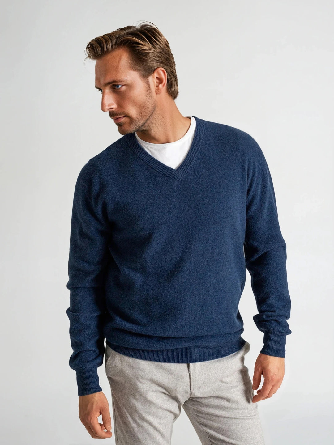 cashmere sweater v-neck men, 100% cashmere from Kashmina, mountain blue wool sweater