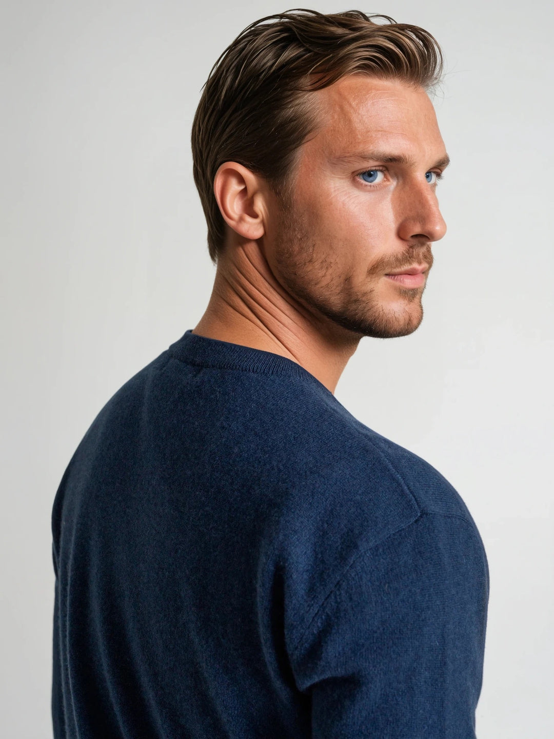 cashmere sweater v-neck men, 100% cashmere from Kashmina, mountain blue wool sweater