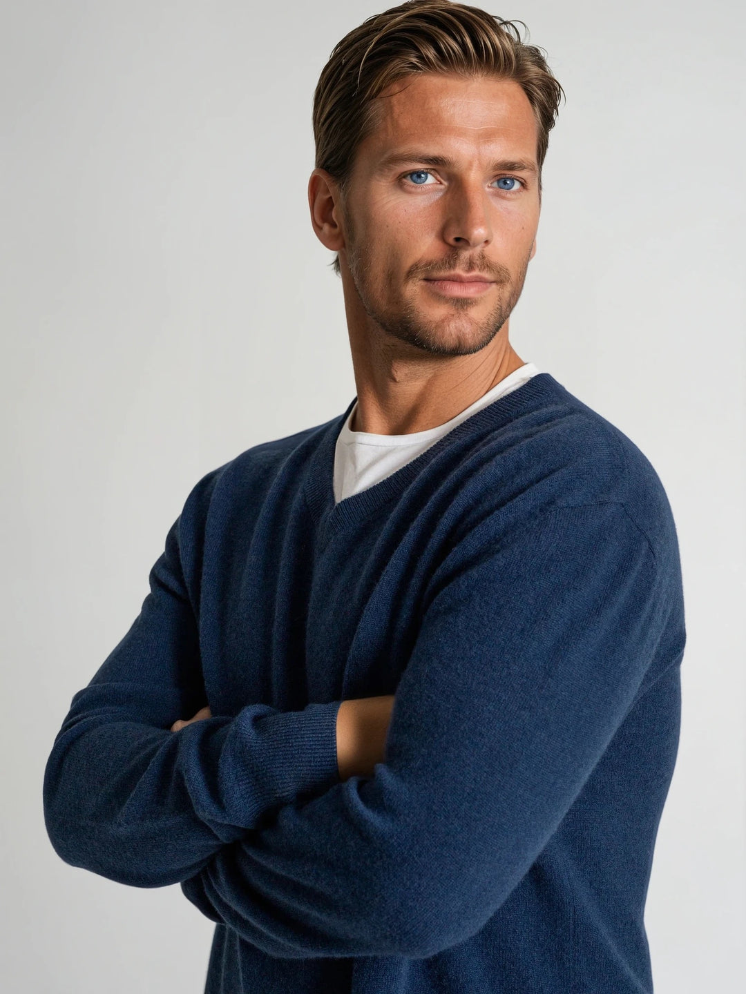 cashmere sweater v-neck men, 100% cashmere from Kashmina, mountain blue wool sweater