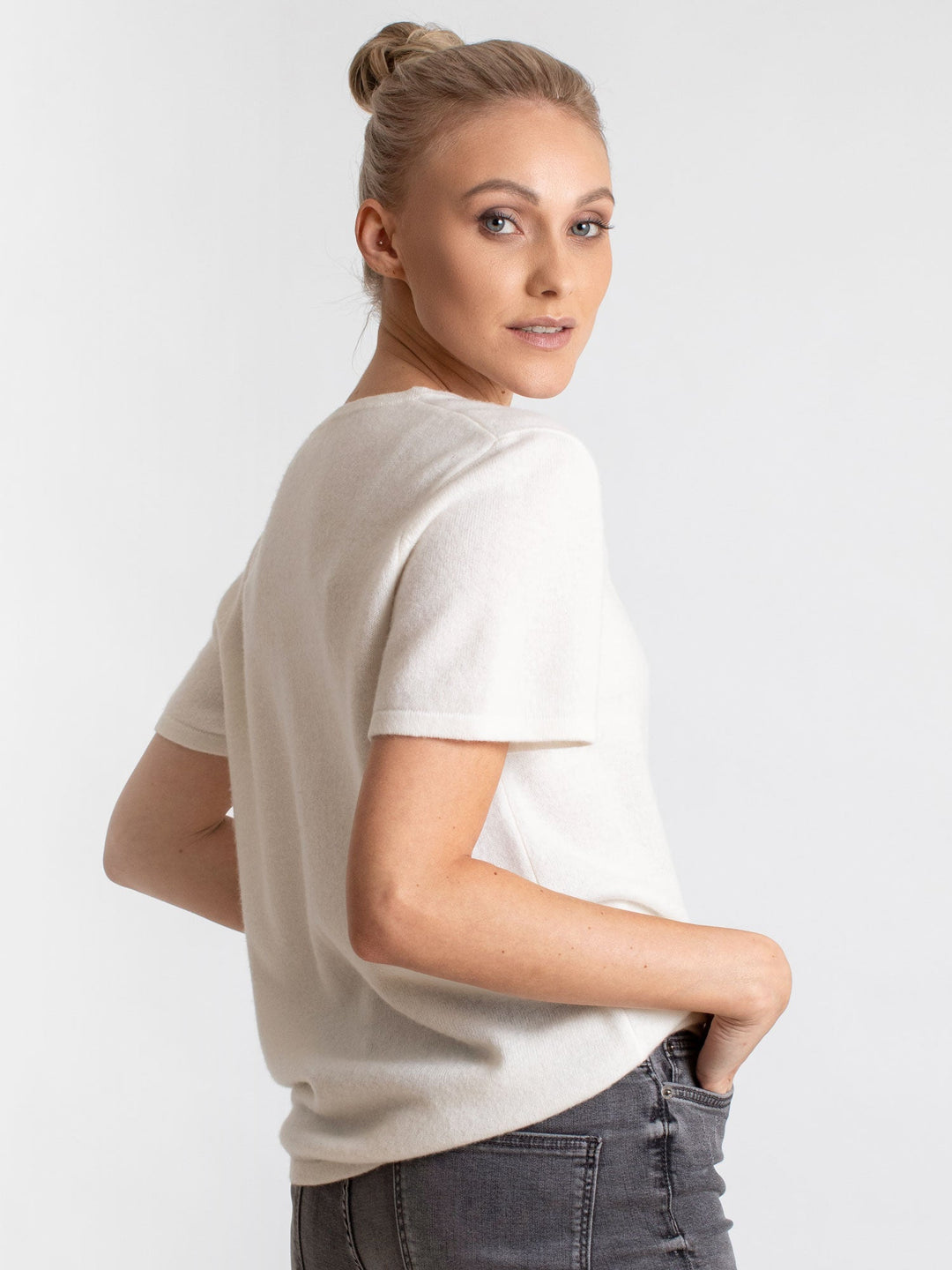 Cashmere T-shirt "Fresh" - white - 100% pure Cashmere - Scandinavian design - Kashmina of Norway