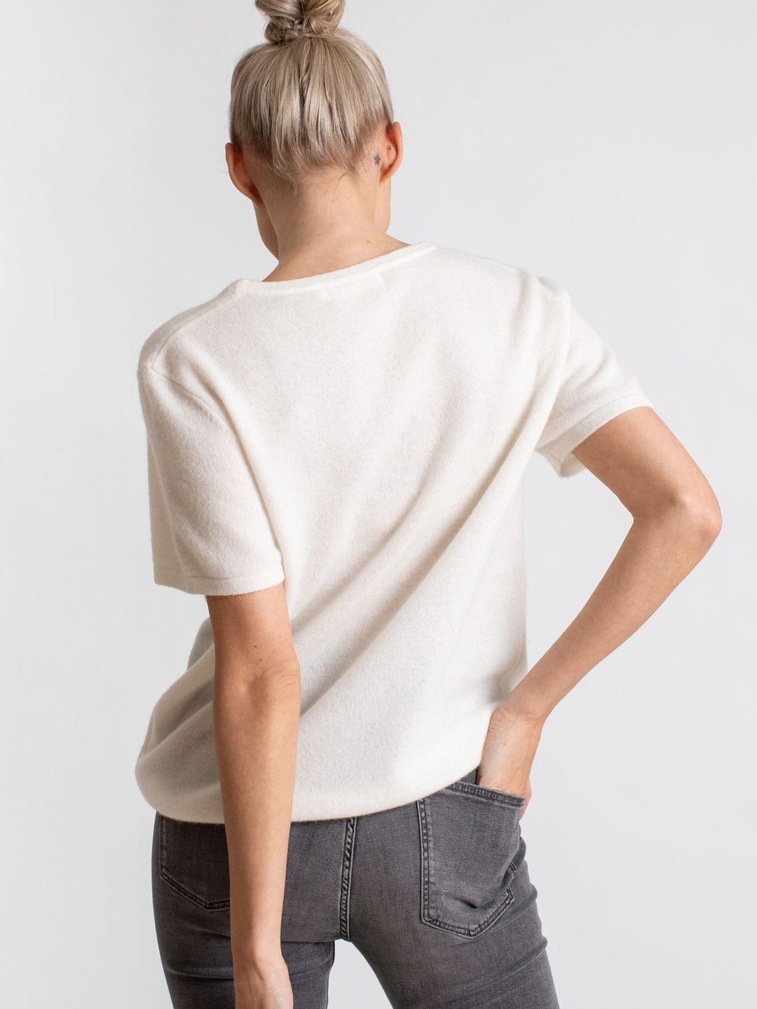 Cashmere T-shirt "Fresh" - white - 100% pure Cashmere - Scandinavian design - Kashmina of Norway