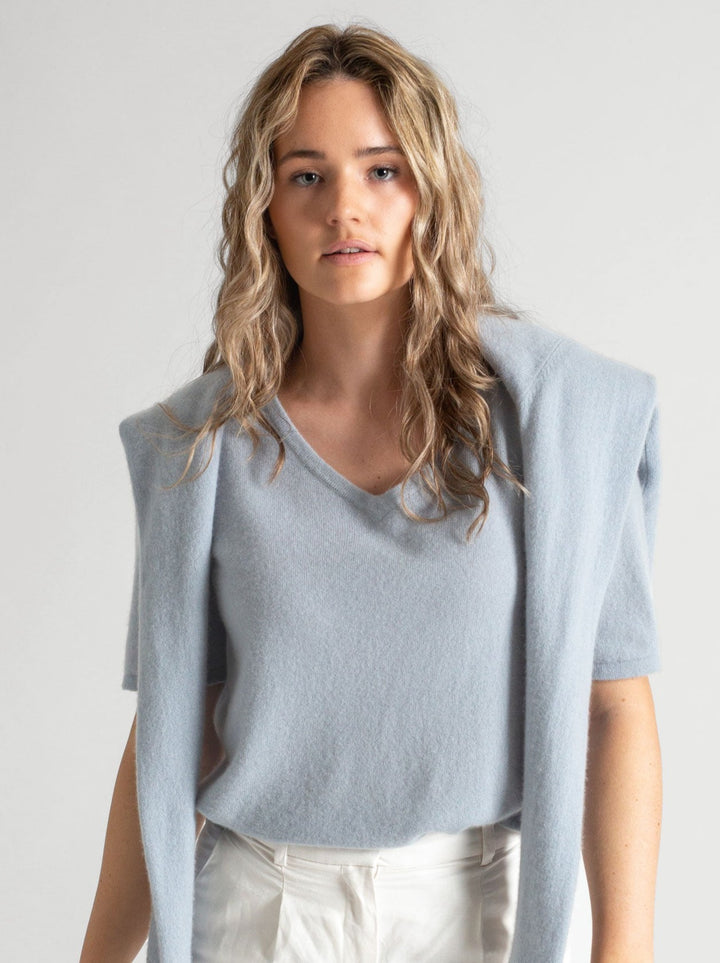 Cashmere T-shirt "Iben" 100% cashmere from Kashmina. Blue horizon