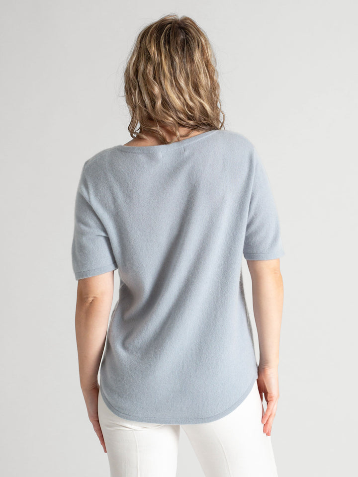 Cashmere T-shirt "Iben" 100% cashmere from Kashmina. Blue horizon