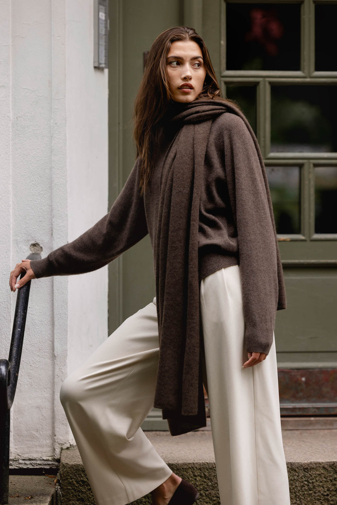 Airy cashmere scarf "Flow" - dark brown - 100% pure Cashmere - Scandinavian design - Kashmina of Norway