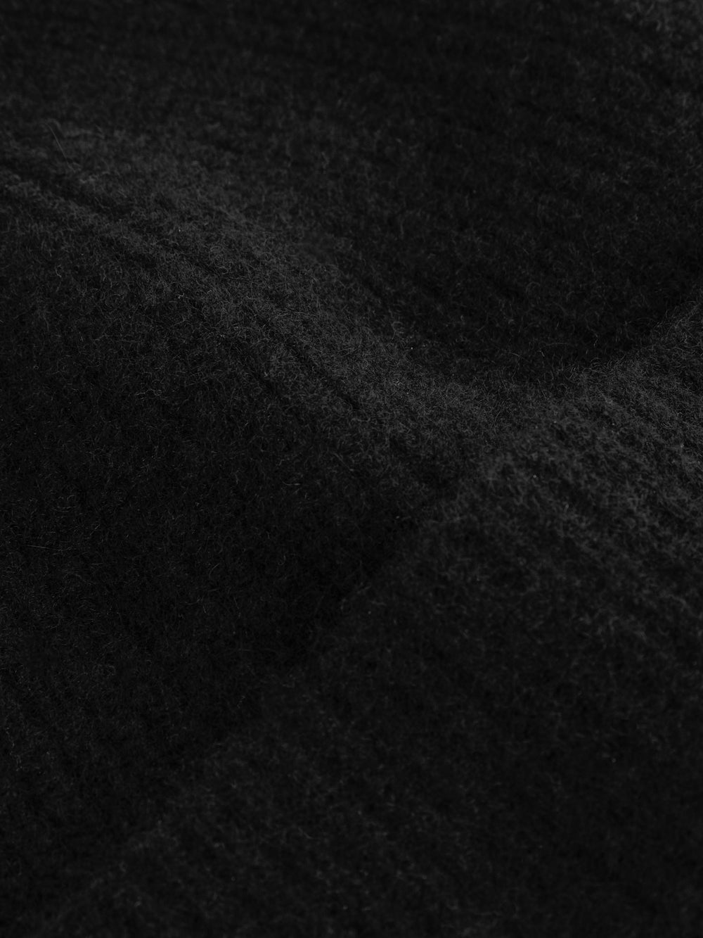 Cashmere beanie for men "Brage" in 100% pure cashmere. Scandinavian design by Kashmina. Color: Black.