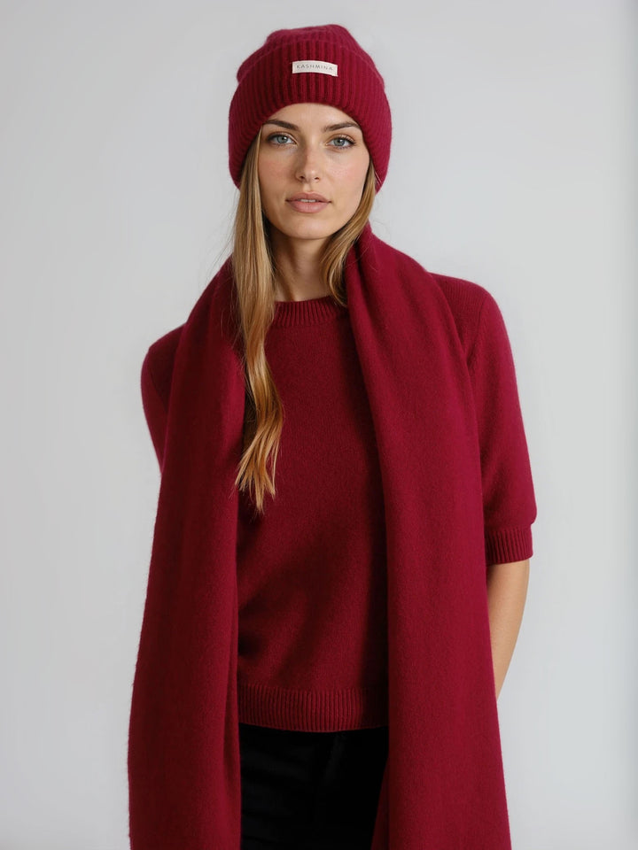 Cashmere beanie in 100% pure cashmere. Scandinavian design by Kashmina. Color: Aroma Red.