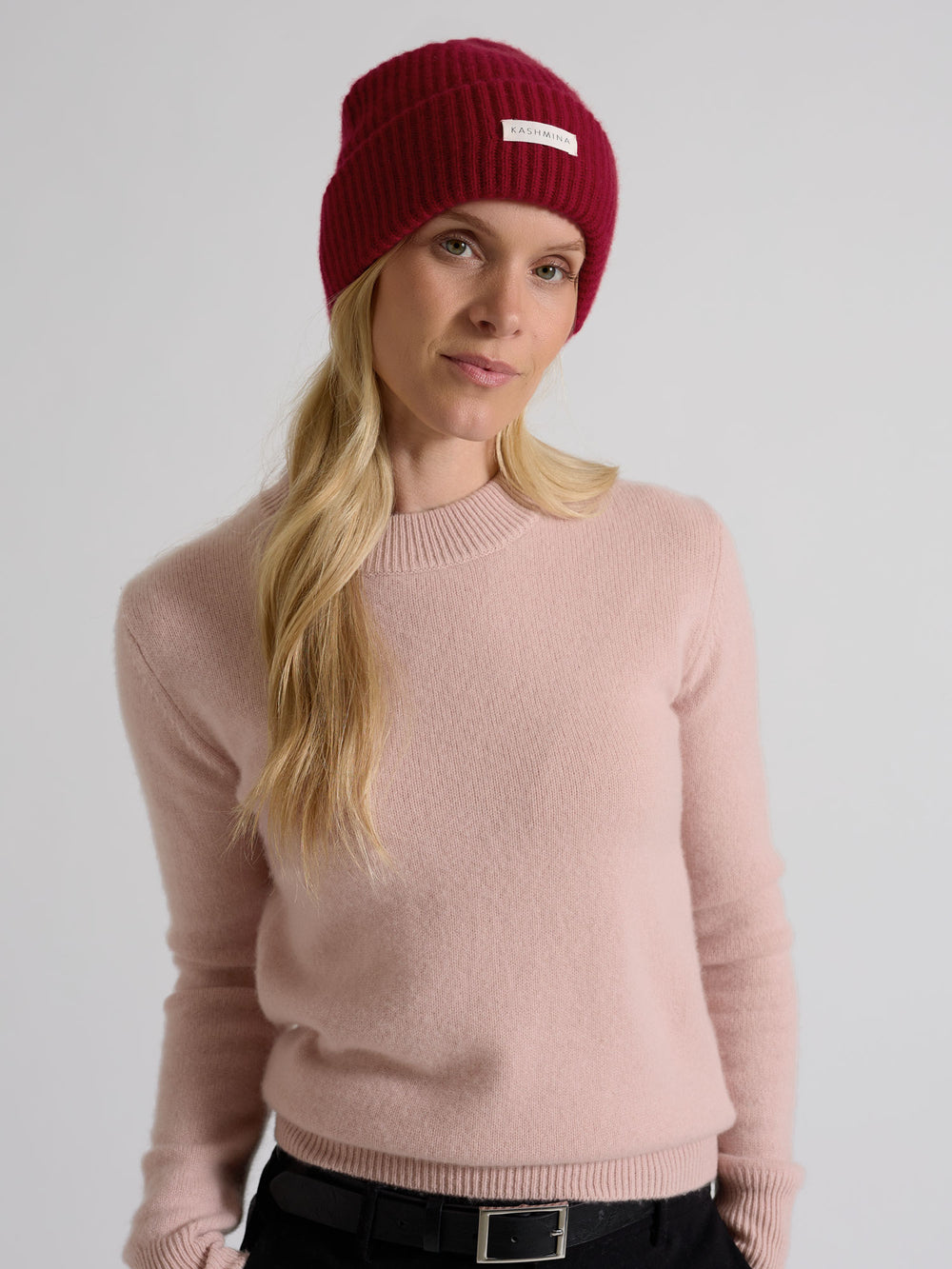 Cashmere round neck sweater Sofia Long beige 100% pure cashmere. Scandinavian design. Color: rose glow