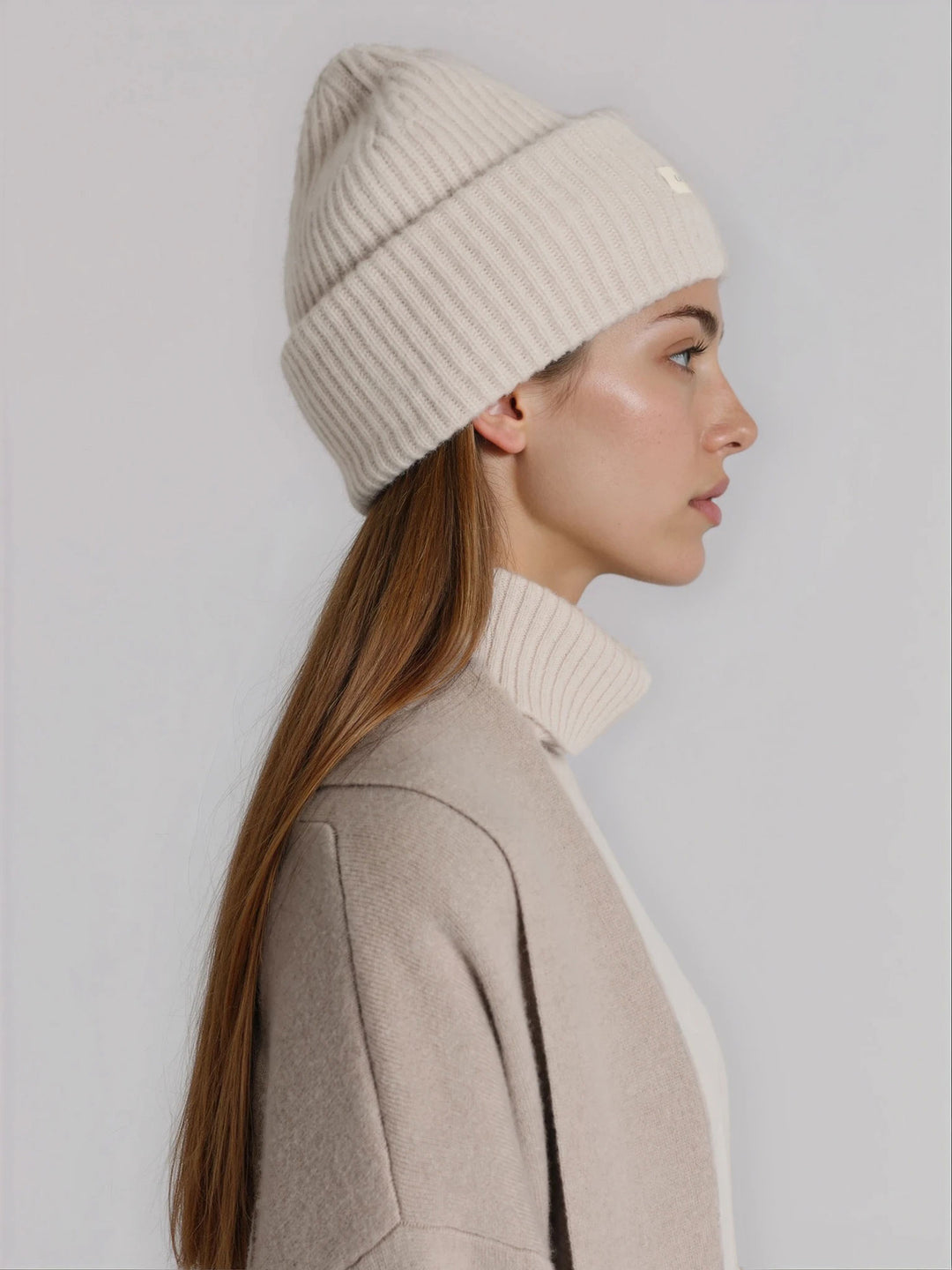 Cashmere beanie in 100% pure cashmere. Scandinavian design by Kashmina. Color: Cream.