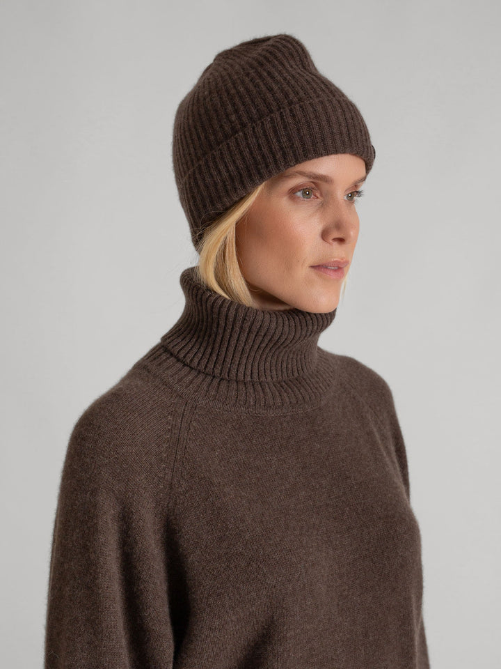 Cashmere beanie "Elli" - dark brown - 100% pure Cashmere - Scandinavian design - Kashmina of Norway