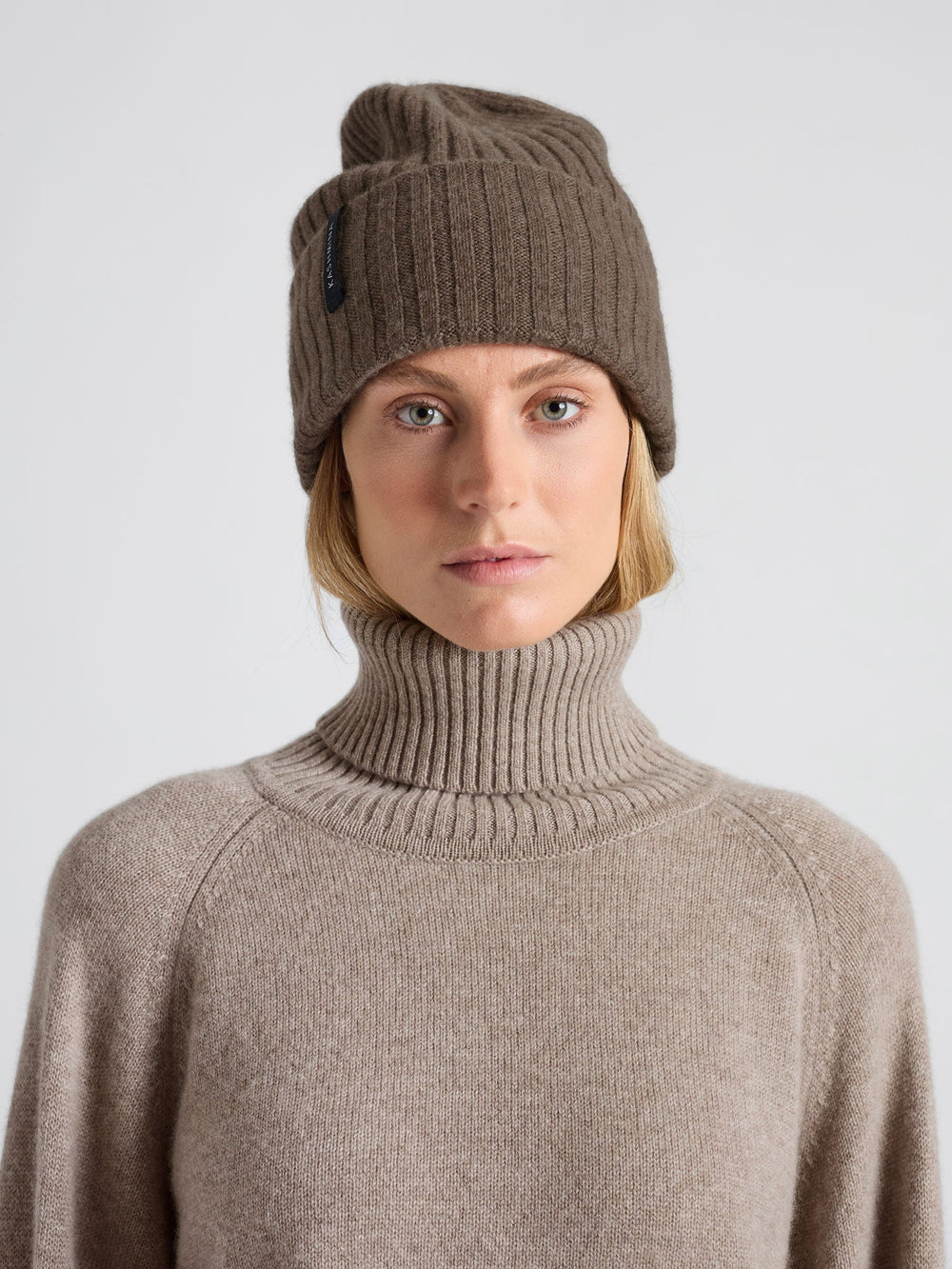 Cashmere beanie "Oda" - Dark toast - 100% pure Cashmere - Scandinavian design - Kashmina of Norway