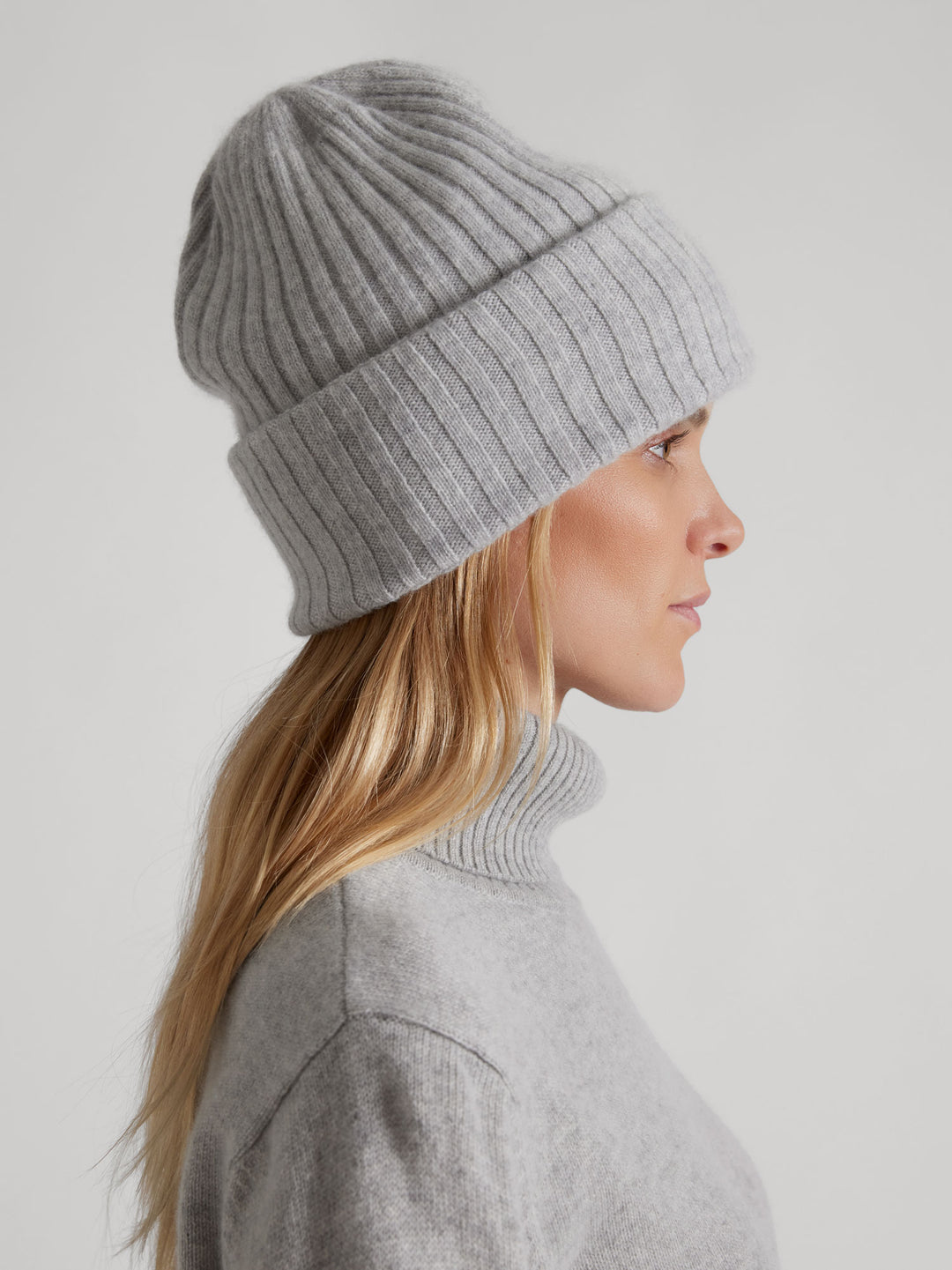 Kashmina beanie light grey cashmere beanie sustainable scndinavian design