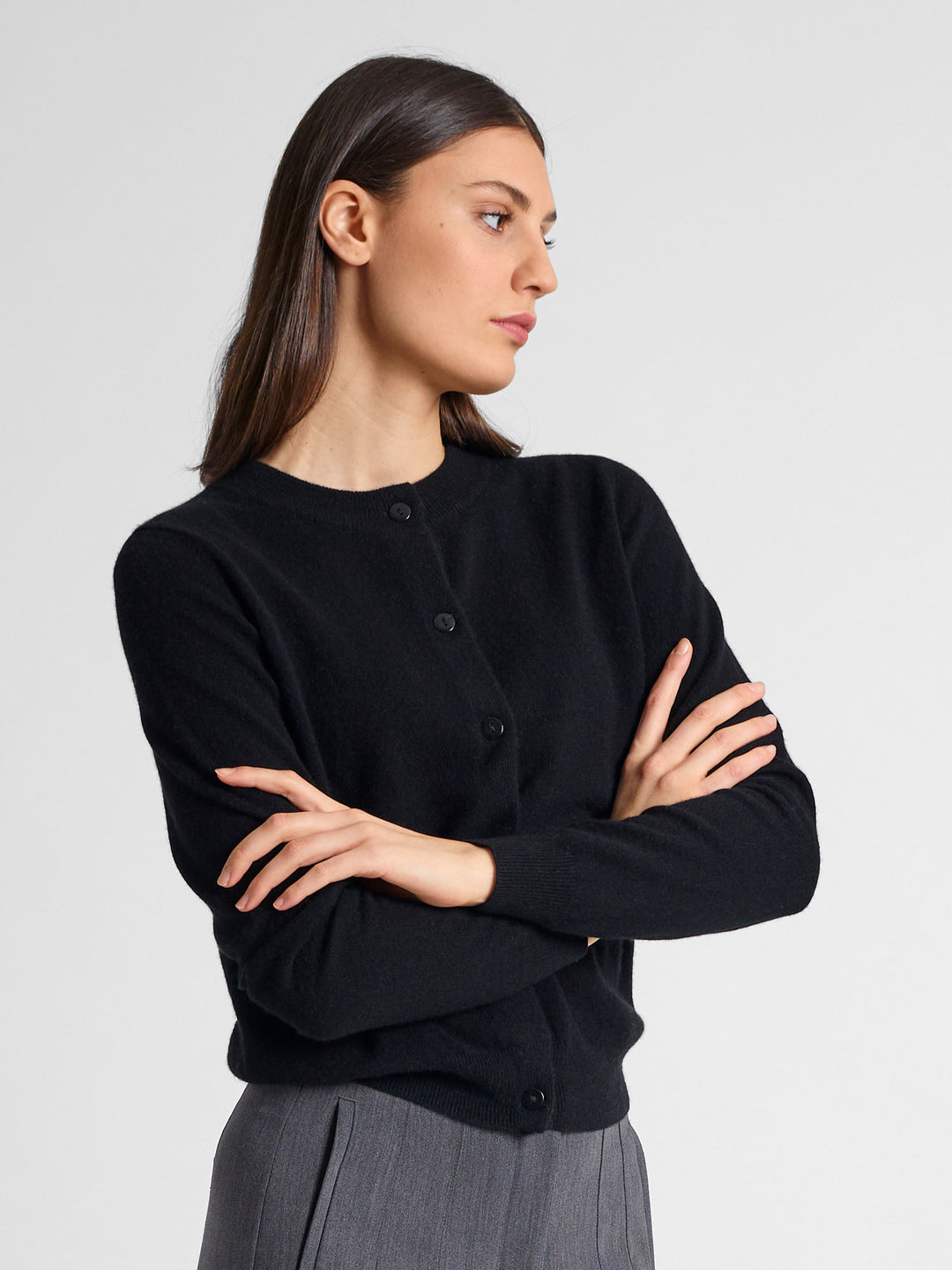 Cashmere cardigan "Ingrid" in 100% pure cashmere. Scandinavian design by Kashmina. Color: Black.,