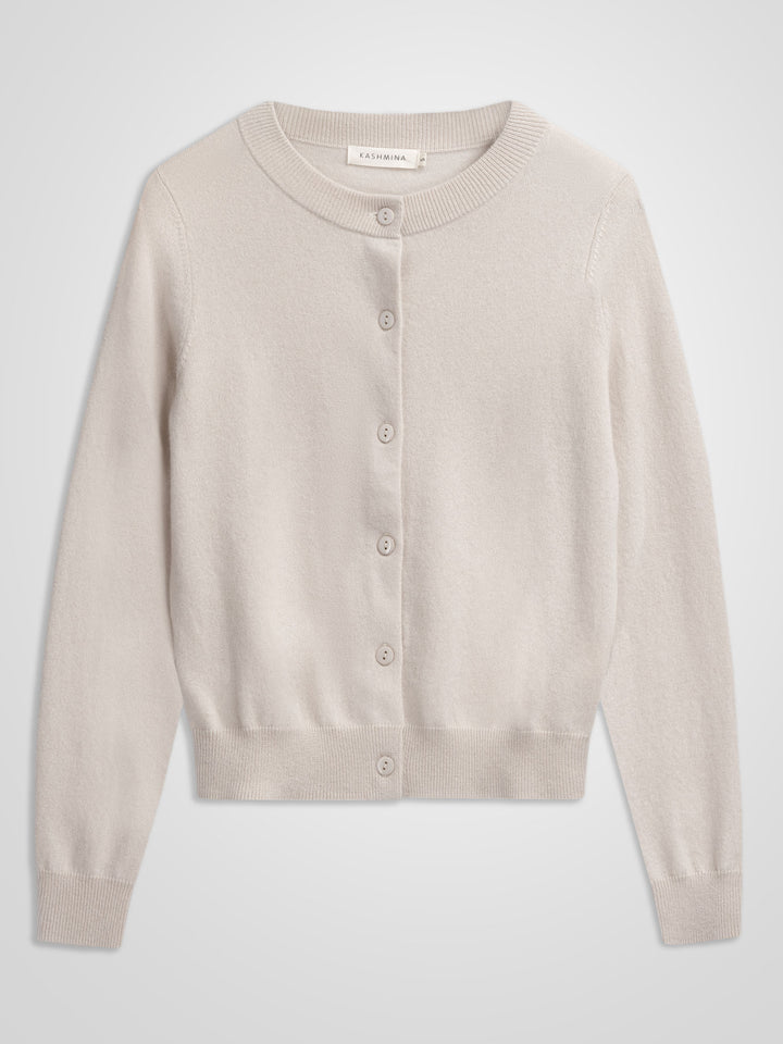 Cashmere cardigan "Ingrid" in 100% pure cashmere. Scandinavian design by Kashmina. Color: Cream.